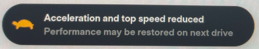 Tesla-Warnung „Beschleunigung und Höchstgeschwindigkeit reduziert“ behoben