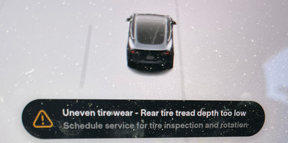 Tesla-Warnung „Profiltiefe des Hinterreifens zu niedrig“ zurücksetzen